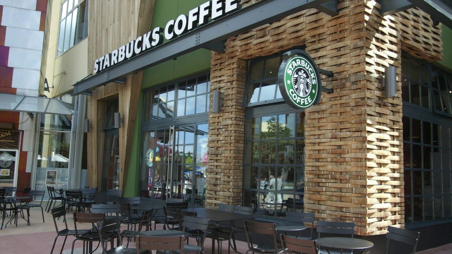 Starbucks Draws a Hard Line Buy Something or Leave – Justified or Misstep 4